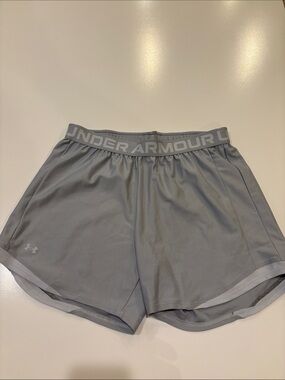 Under Armour Light Gray Women's Athletic Shorts with Logo Waistband Sz M Loose